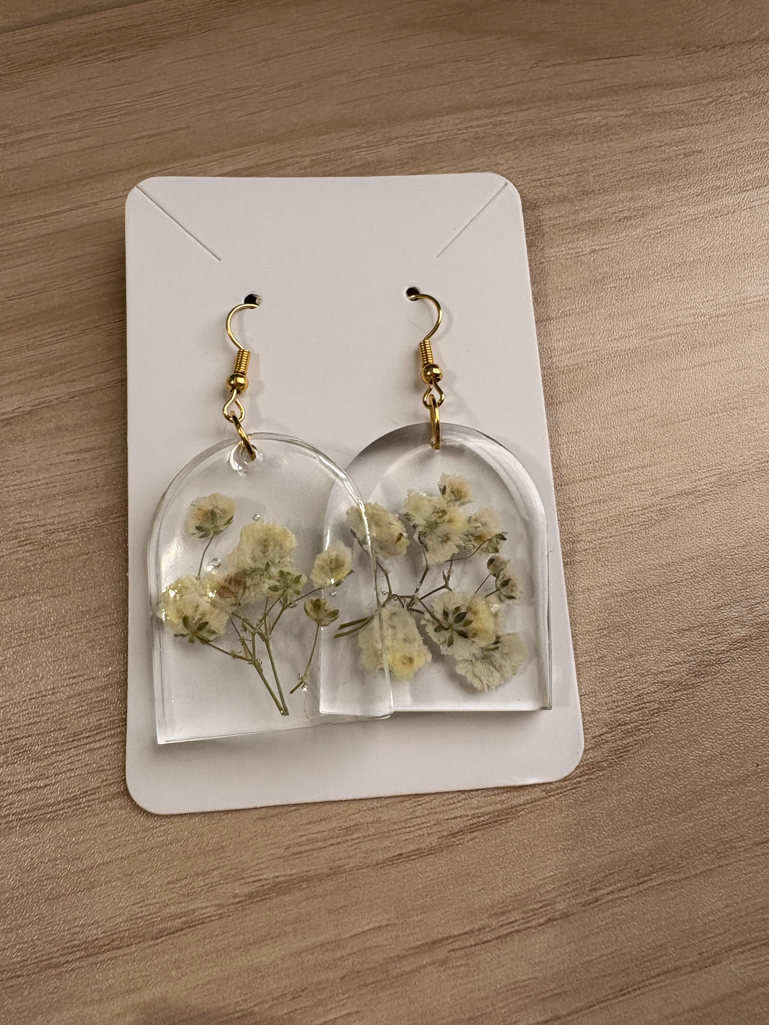 Baby’s breath epoxy earrings